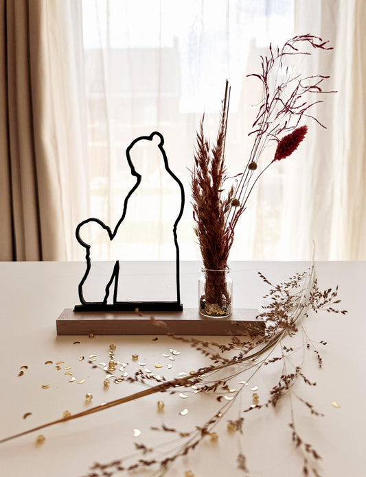 Outline Silhouet op Houten Standaard - Fijne Line Art Gravure